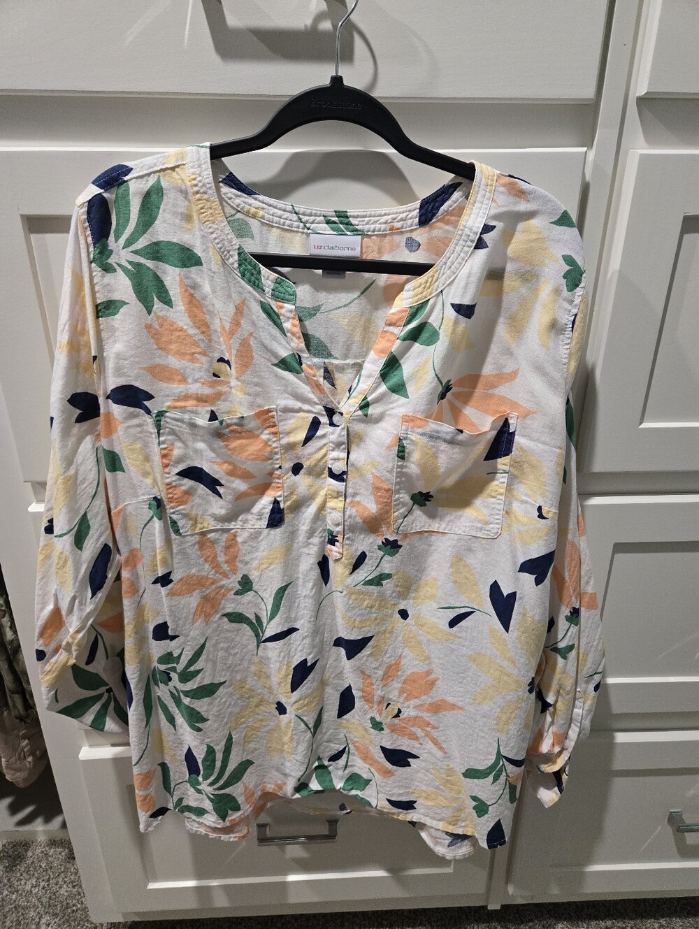 Liz Claiborne White Floral Button-Front Women's Top